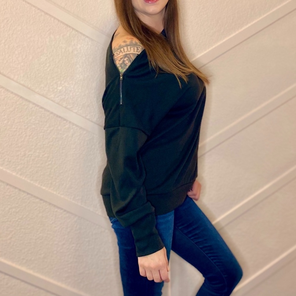 Boatneck Zipper Shoulder Sweater